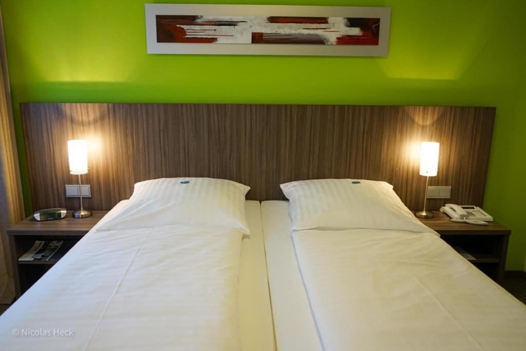 Hotel Ambiente Walldorf 왈도르프 외부 사진