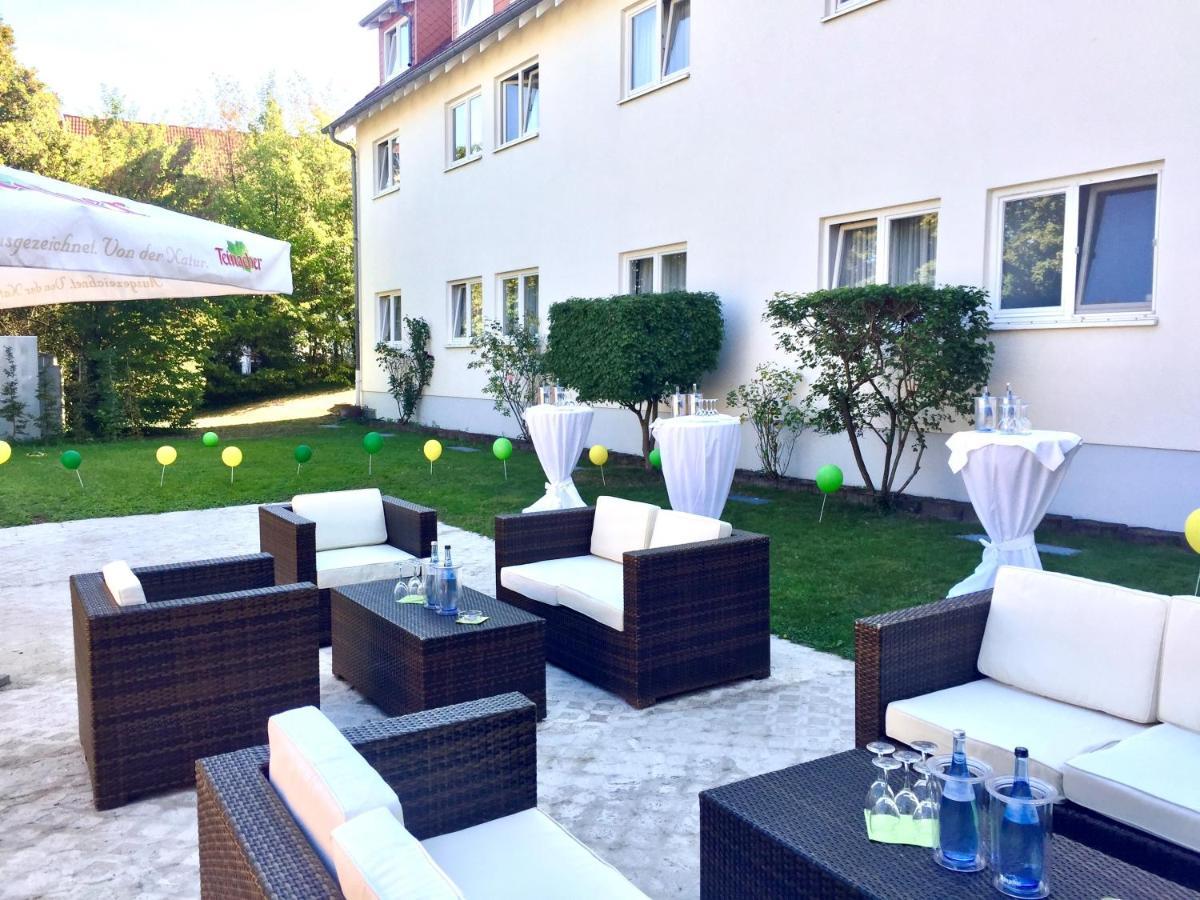 Hotel Ambiente Walldorf 왈도르프 외부 사진