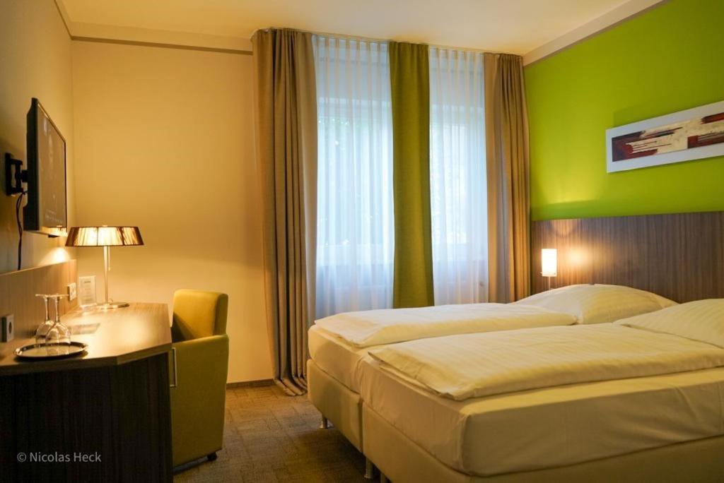 Hotel Ambiente Walldorf 왈도르프 외부 사진