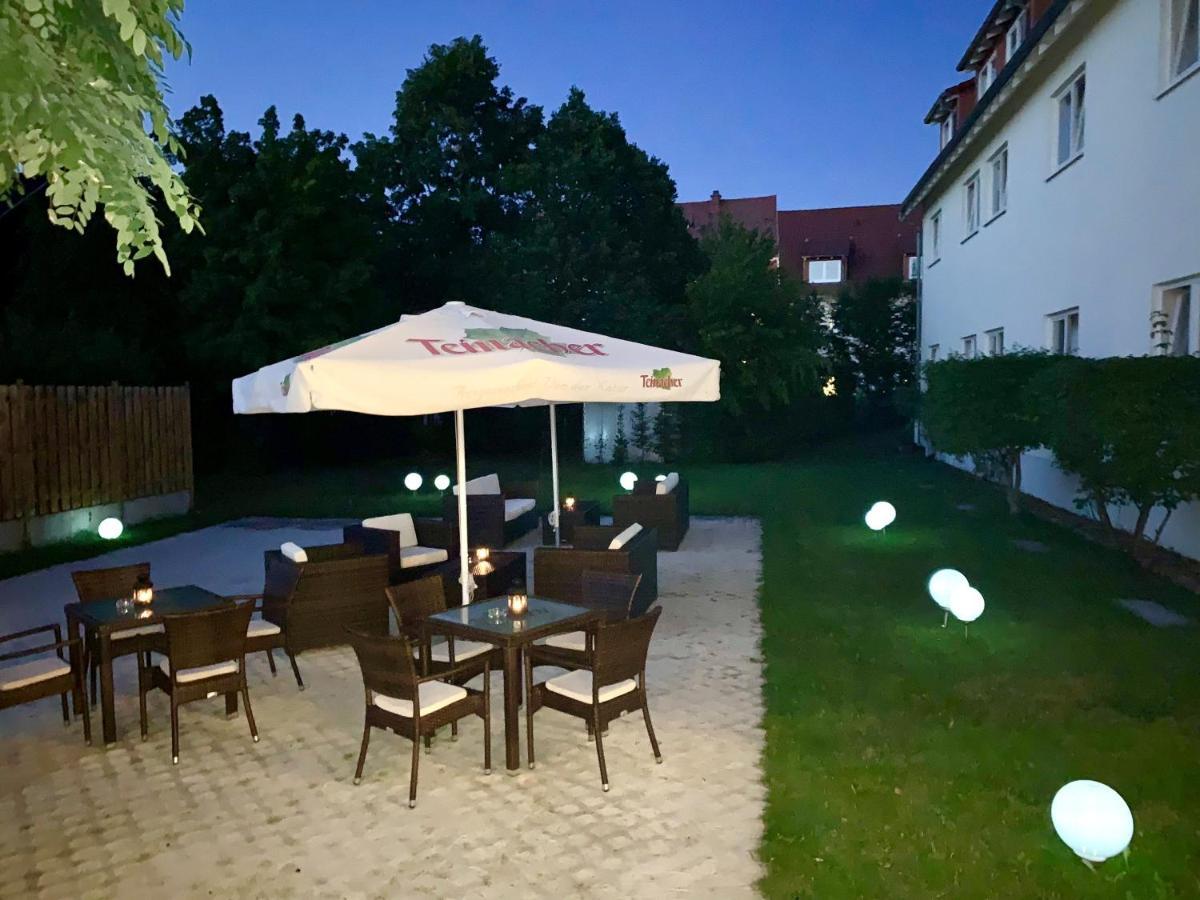Hotel Ambiente Walldorf 왈도르프 외부 사진