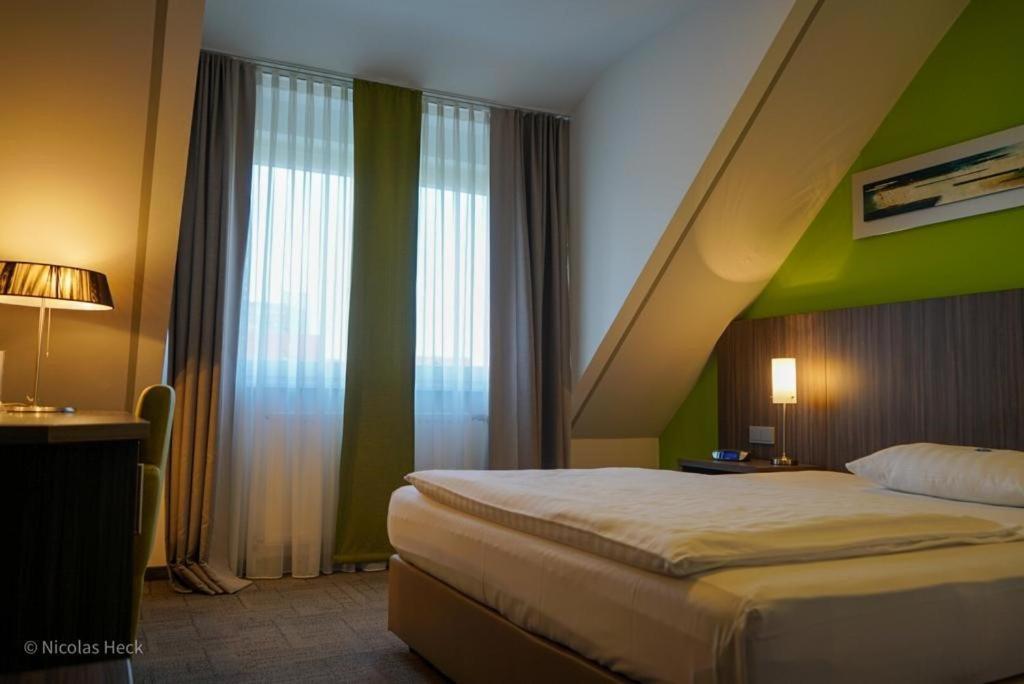 Hotel Ambiente Walldorf 왈도르프 외부 사진