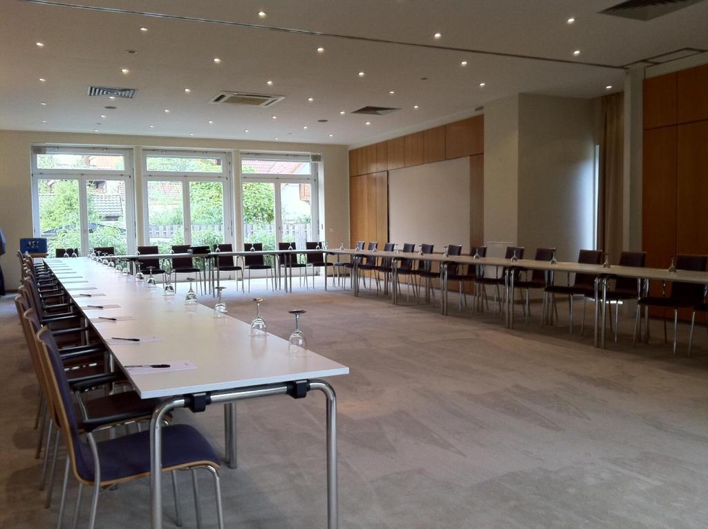 Hotel Ambiente Walldorf 왈도르프 외부 사진